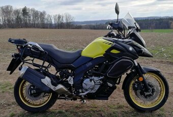 Suzuki Vstrom 650 xt, první majitel - 2