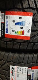 4x 235/40/18 nové zimní pneu 18 doklad DPH záruka 235 40 R18 - 2