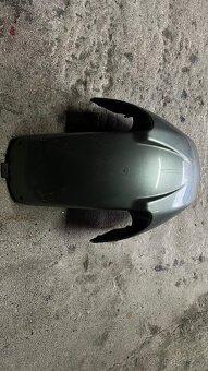 Aprilia Atlantic 250 blatník - 2