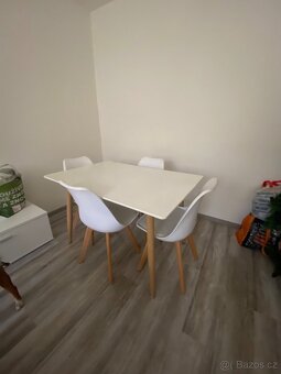 Jídelní stůl - 2