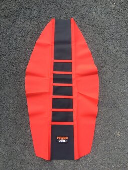 Univerzální potah sedla na motorku - 2