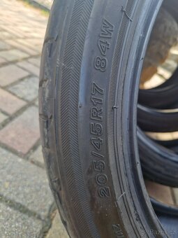 Bridgestone Potenza S001 205/45/17 letní 4ks 5mm vzorek - 2