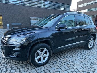Volkswagen Tiguan 2.0TDI 4x4 MANUÁL LED TAŽNÉ Bi XEN SENZORY - 2