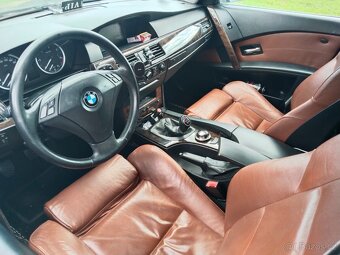 BMW 525d e61 manuál pouze kosmetické vady prave dveře - 2