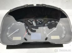 - Škoda Octavia 1.8 TURBO - přístrojová deska - 2
