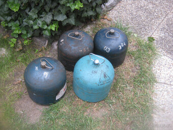 Prodám 2 kusy prázdné propan butan bombu-bomby-bomba 10kg. - 2