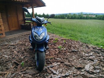 Spolehlivý skútr 2T 50 ccm - 2