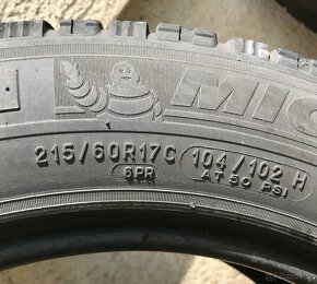 Pneu Michelin Agilis 215/60/17c - 2