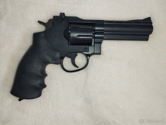 vzduchovka na co2 mod. R-77 - 2