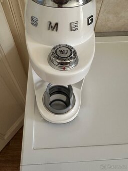 Smeg elektrický mlýnek na kávu - 2