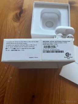 Apple AirPods s bezdrátovým nabíjecím pouzdrem - 2