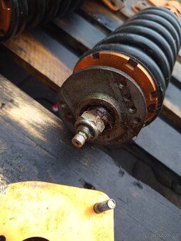 Subaru Impreza tlumiče - 2