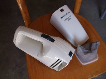 AKU RUČNÍ VYSAVAČ BLACK&DECKER - 2