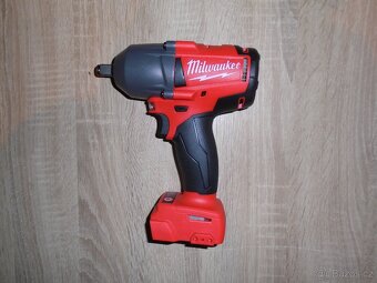 Milwaukee aku utahovák ,úhlovka - 2