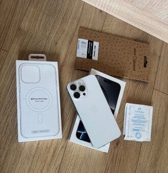 iPhone 16 Pro Max kupovaný v iStyle 06/25 - 2