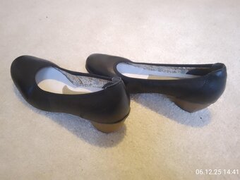 Černé celokožené lodičky č.39, zn. Rieker - 2