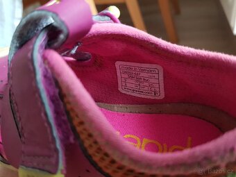 Dívčí barefoot sandálky vel. 25, zn. Plae - 2