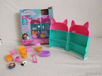 Gábi domeček s výbavou + krabice originál - 2