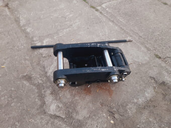 rychloupínač určený JCB 3CX , 4CX , 5cx - 2