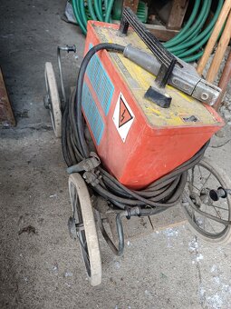 Retro dílenské vybavení - 2