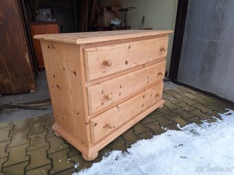 Komoda - 2