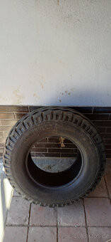 PRODÁM PNEU (10,0/75 - 15,3) - 2