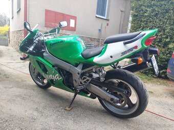 Kawasaki ZX7R ninja - 2