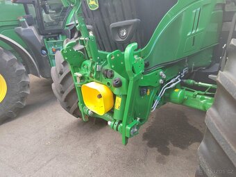Traktor John Deere 6215R - 2