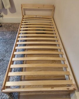 Dřevěná postel ikea - 2