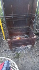 Otoční gril na maso, kýtu, krkovičku kuřata, prase, sele - 2