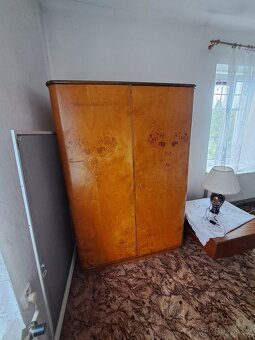 Starožitný fladrovaný nábytek - 2