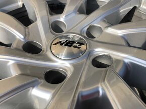 Sada alu AEZ 9x19" ET45, 5x120x74 a Pirelli Scorpion Winter - 2