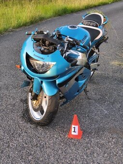 Kawasaki zx9r - 2