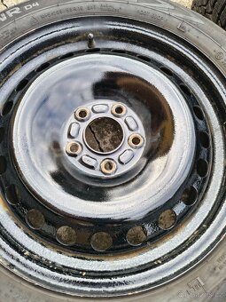 zimní kola (disky+pneu 205/55 R16 Nokian WR D4 vzorek 9,7mm - 2