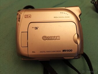 Canon MV 930, Panasonic NV-GS11 - 2