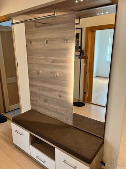 Předsíňová stěna - 2