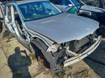 Karoserie X3 BMW E83 bez dokladů původně 2.0D / nebo část - 2