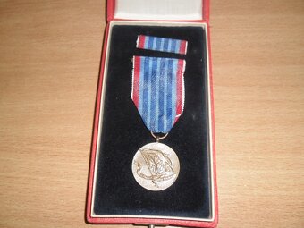 vyznamenání - Za pracovní obětavost - 2