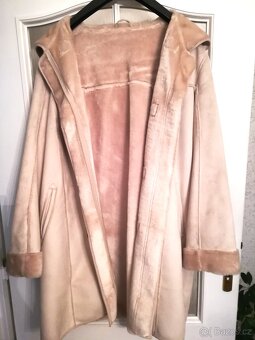 BÉŽOVÝ KABÁT S KOŽÍŠKEM, VEL. 48 - 2