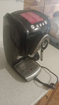 Kávovar málo používaný - 2