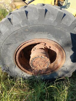 Prodám kolo 14,00-24 Hon un 053 - 2