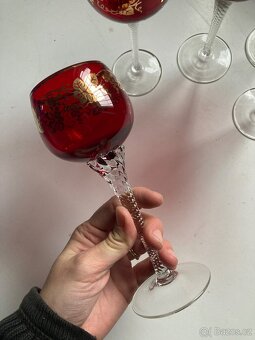 Červené sklenice - 2