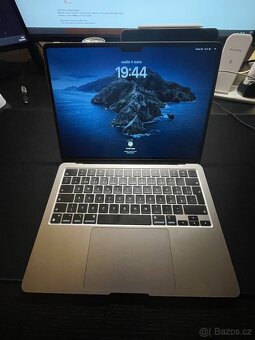 Macbook air m2 - 8gb ram, 256gb ssd - 2