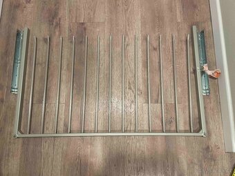 Výsuvný věšák na kalhoty - 2