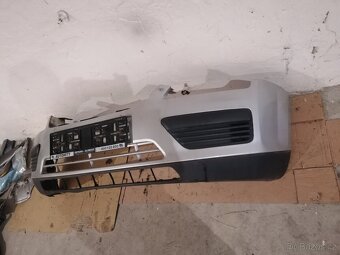 Ford Focus-přední nárazník - 2