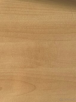 Stůl s kulatými rohy - 2