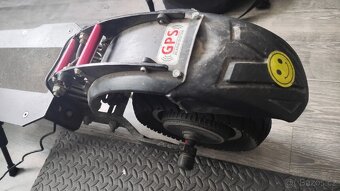 Els moto Q8 - 2