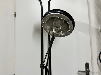 Volně stojací lampa s nastavitelnou regulací svitu černá - 2