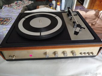 Stereofonní gramofon Tesla NZC 130, funkční - 2