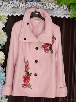 H&M růžový kabát s výšivkou vel. 44 - 2
